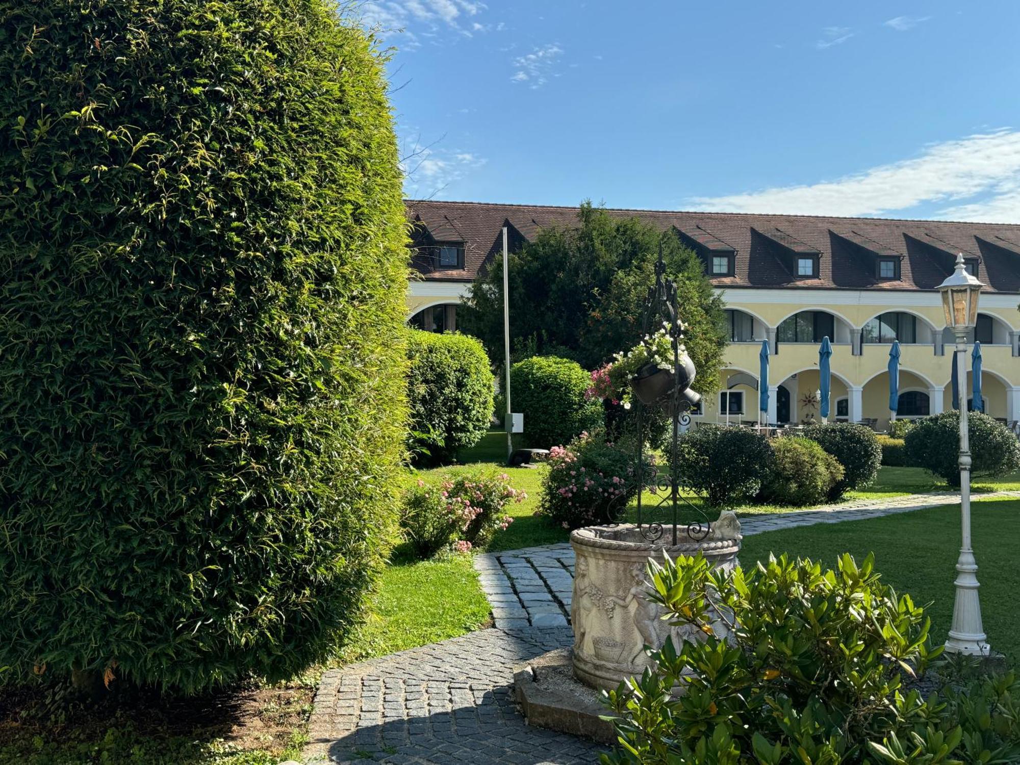 Schloss Кирхам Екстериор снимка
